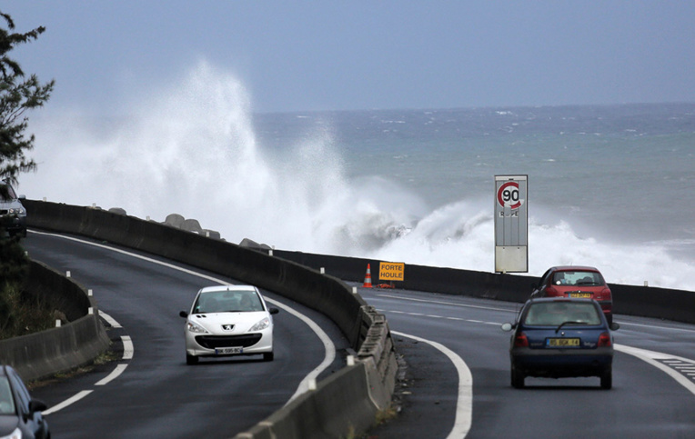 La Réunion: une décision du Conseil d'Etat freine le chantier de la Nouvelle Route du Littoral
