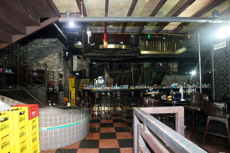 Accident dans un bar en Corée: deux morts et seize blessés en marge des Mondiaux de natation Accident dans un bar en Corée: deux morts et seize blessés en marge des Mondiaux de natation