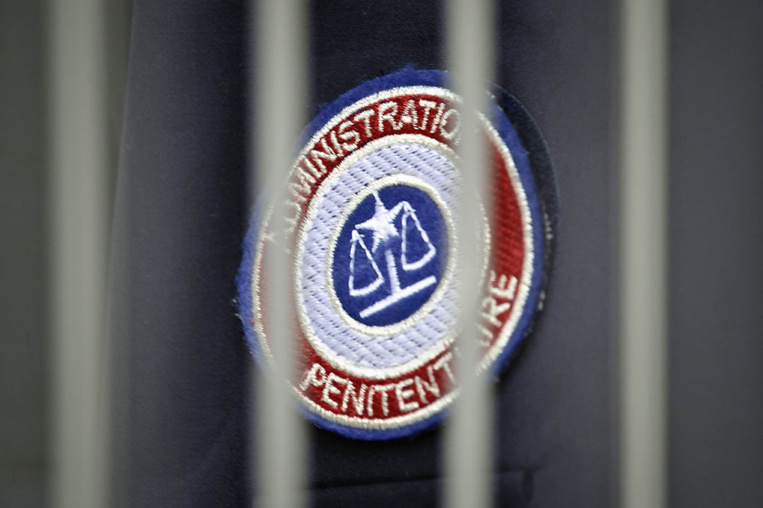 Trois hommes, dont deux détenus, mis en examen pour un projet d'attentat