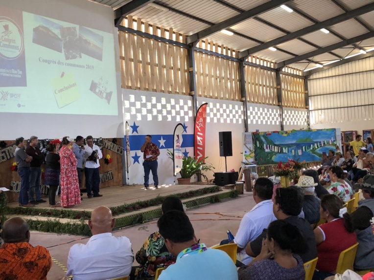 "Nous n'avons pas besoin d'attendre le Pays. Nous les tāvana nous pouvons agir et donner l'exemple", a insisté Cyril Tetuanui, président  du Syndicat pour la promotion des communes de Polynésie française (SPCPF).