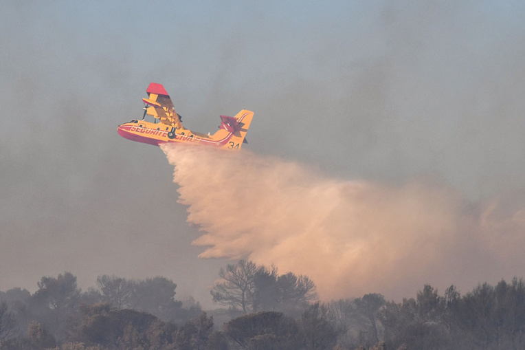 Incendies dans le Gard: les feux maîtrisés, l'enquête se poursuit