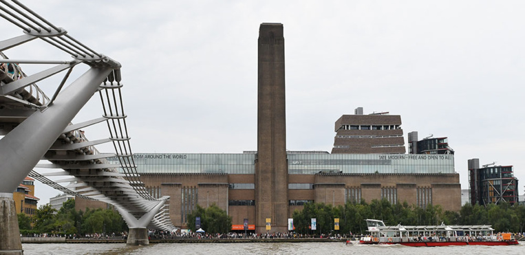 Londres: l'enfant poussé du 10e étage d'un musée hors de danger