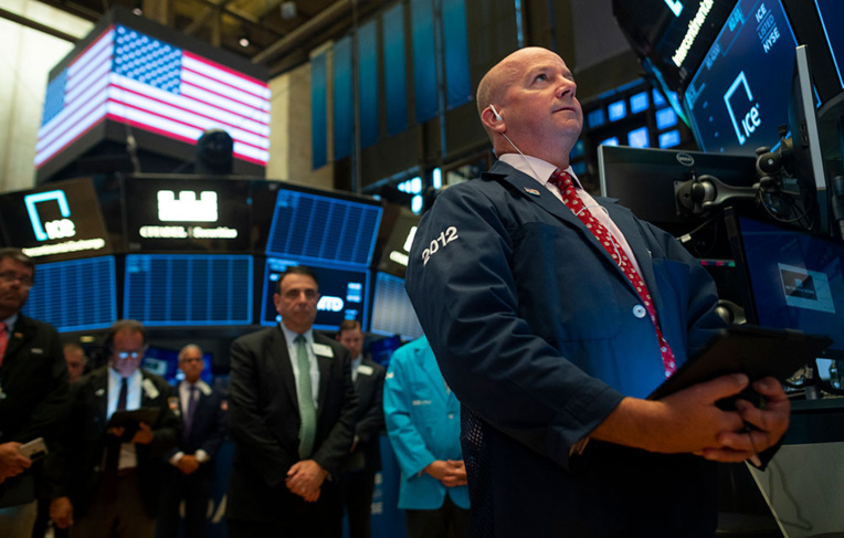 Guerre commerciale: Pékin laisse chuter le yuan et les marchés dévissent Guerre commerciale: Pékin laisse chuter le yuan et les marchés dévissent