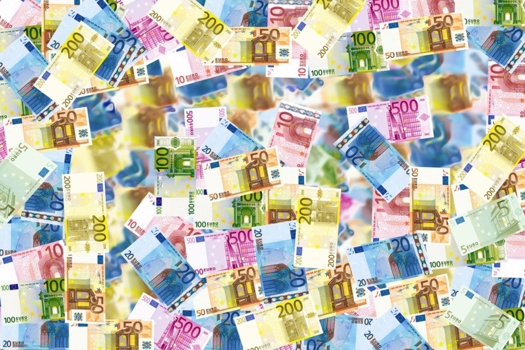 Allemagne: un mystérieux bienfaiteur distribue 200.000 euros en liquide