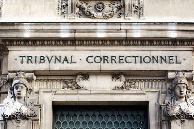 Huit ans de prison pour une mère partie pour la Syrie avec ses trois enfants Huit ans de prison pour une mère partie pour la Syrie avec ses trois enfants