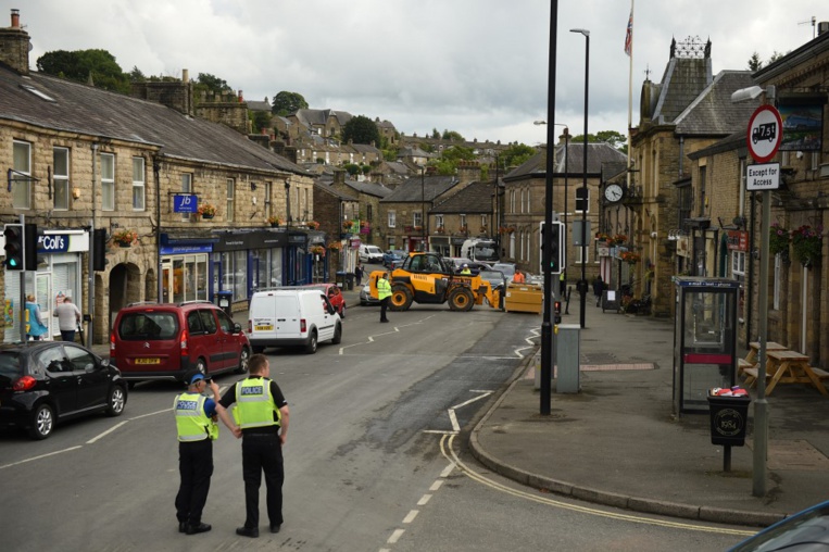 Ville anglaise menacée par la rupture d'un barrage: les habitants rentrent chez eux Ville anglaise menacée par la rupture d'un barrage: les habitants rentrent chez eux