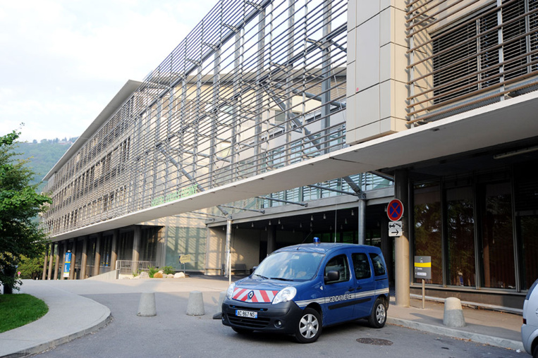 Mort d'un jeune conducteur de scooter à Grenoble: la police hors de cause, selon l'IGPN Mort d'un jeune conducteur de scooter à Grenoble: la police hors de cause, selon l'IGPN