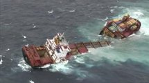 Nouvelle-Zélande: le pétrolier échoué brisé en deux par la tempête