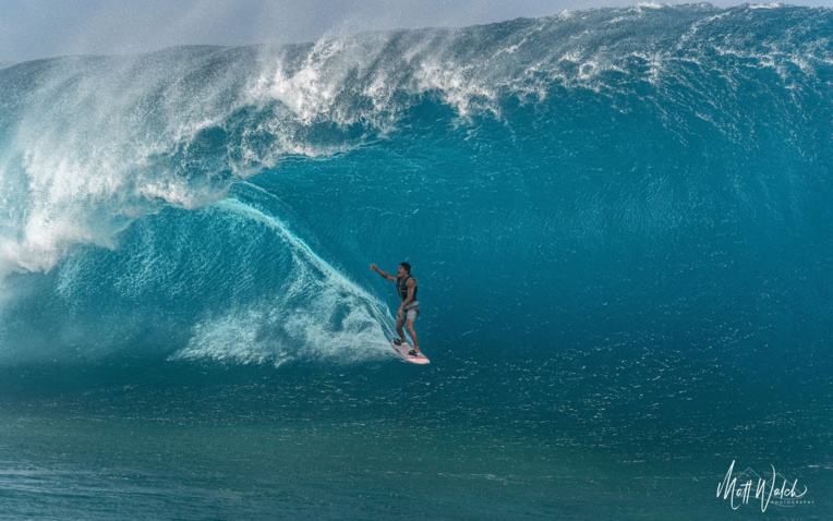 Ruarii Atani, tracté par Vetea David © Matt Walch Ruarii Atani, tracté par Vetea David © Matt Walch