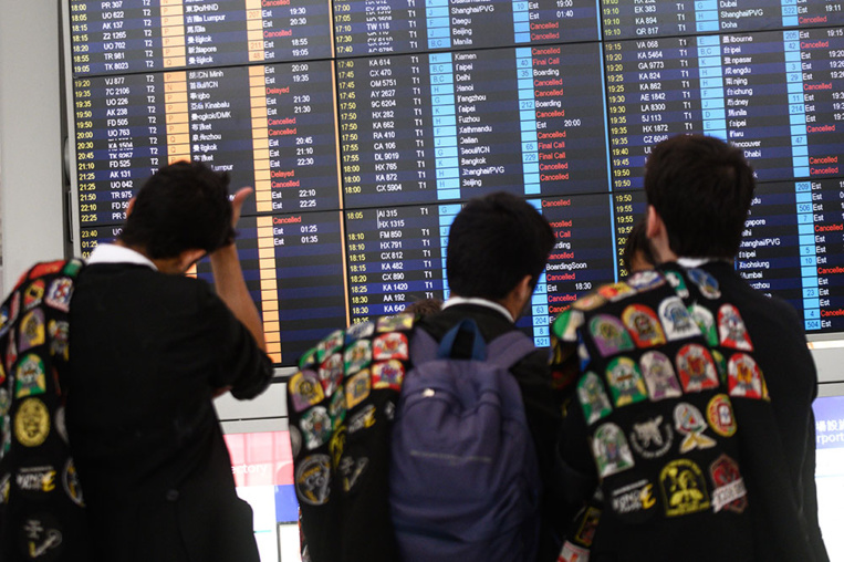 Manifestations à Hong Kong : deuxième journée de chaos à l'aéroport