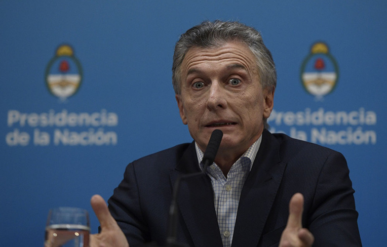 Argentine: lundi noir pour les marchés après le revers électoral de Macri Argentine: lundi noir pour les marchés après le revers électoral de Macri