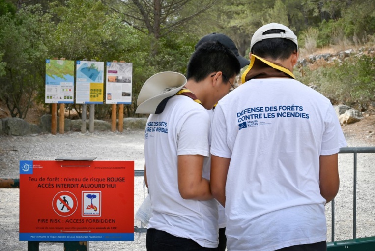 Risque maximum d'incendie dans le Sud-Est: les vacanciers interdits de Calanques Risque maximum d'incendie dans le Sud-Est: les vacanciers interdits de Calanques