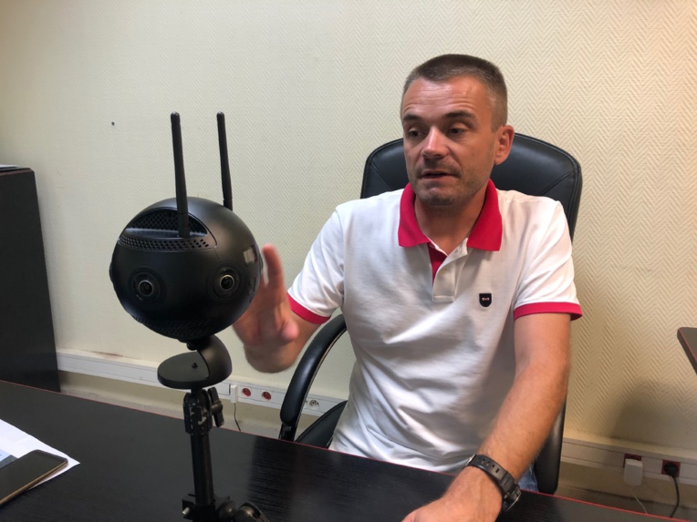 C'est avec une caméra équipée de six optiques et qui filme en 8 K que Christiphe Courcaud cartographie le fenua depuis un peu moins d'un an. C'est avec une caméra équipée de six optiques et qui filme en 8 K que Christiphe Courcaud cartographie le fenua depuis un peu moins d'un an.