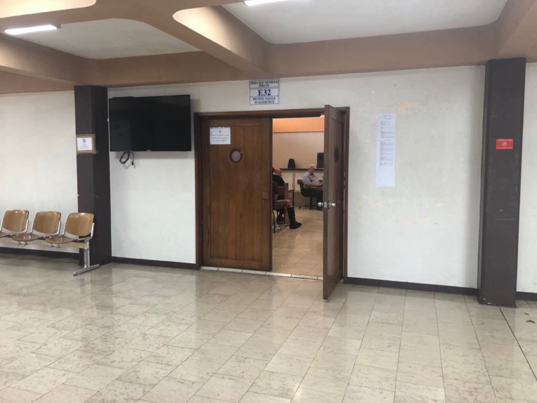  Arnaque, ice et arme blanche en comparution immédiate