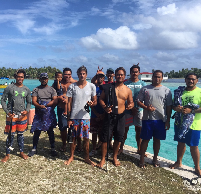 Les stagiaires de Apataki Les stagiaires de Apataki