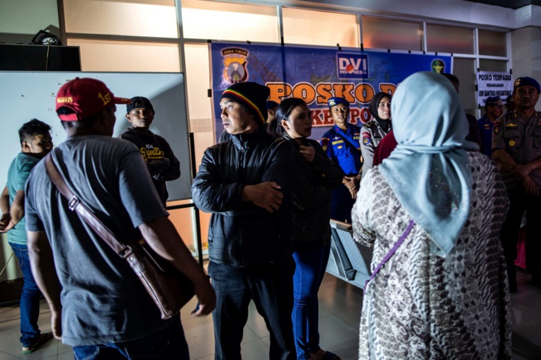 Indonésie: 22 personnes portées disparues après l'incendie d'un ferry Indonésie: 22 personnes portées disparues après l'incendie d'un ferry