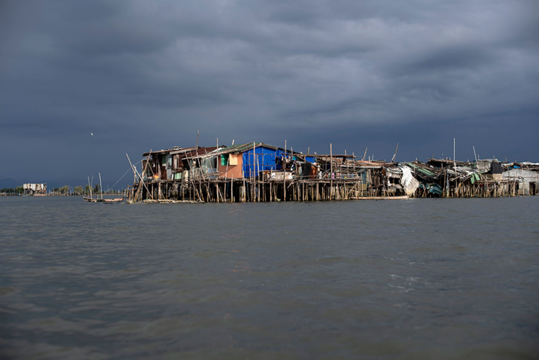 Aux Philippines, ces villages qui s'enfoncent inexorablement dans le sol Aux Philippines, ces villages qui s'enfoncent inexorablement dans le sol