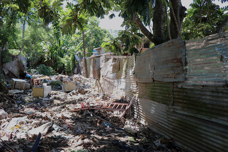 A Mayotte, 29% de la population vit dans un logement sans eau courante A Mayotte, 29% de la population vit dans un logement sans eau courante