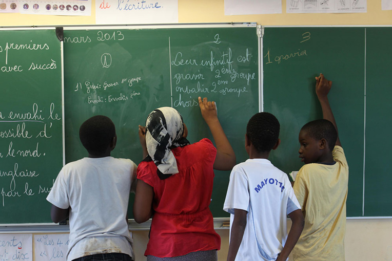 Le défi colossal de la scolarisation dès l'âge de trois ans à Mayotte