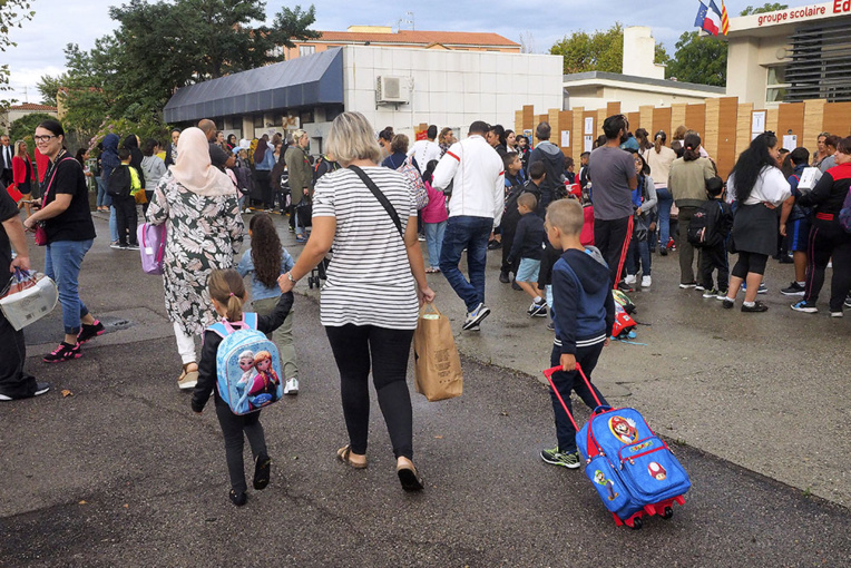 "Je stresse un peu": C'est la rentrée pour des millions d'élèves "Je stresse un peu": C'est la rentrée pour des millions d'élèves
