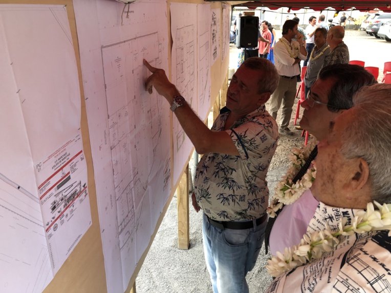 La famille Moarii, dirigeante de la société Ocean Products Tahiti, a pu présenter hier les grandes lignes de son nouveau projet au gouvernement du Pays.