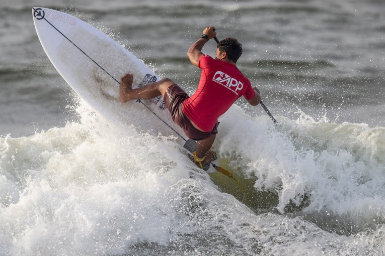 Poenaiki Raioha a su tirer son épingle du jeu même dans de petites vagues