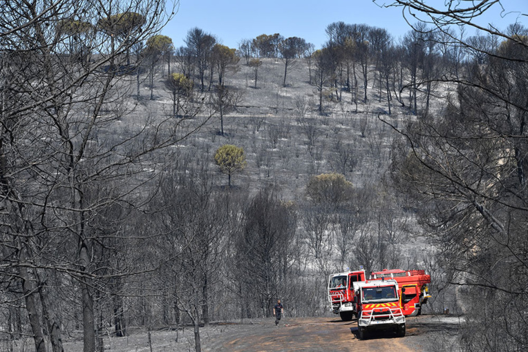 Des incendies ravagent plusieurs centaines d'ha dans l'ouest, le centre et le sud de la France