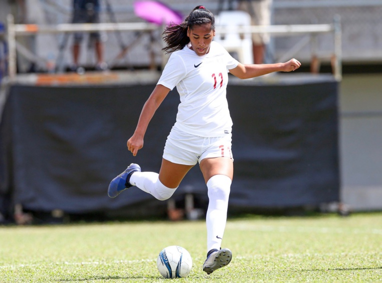 Tahia Temarii s'est procuré une belle occasion en fin de première mi-temps Tahia Temarii s'est procuré une belle occasion en fin de première mi-temps