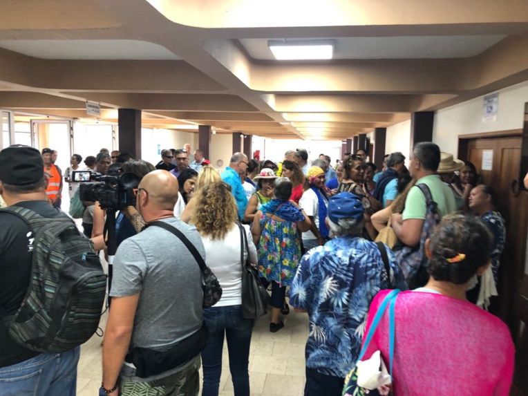 Prison avec sursis pour Temaru, 100 millions d’amende pour Radio Tefana