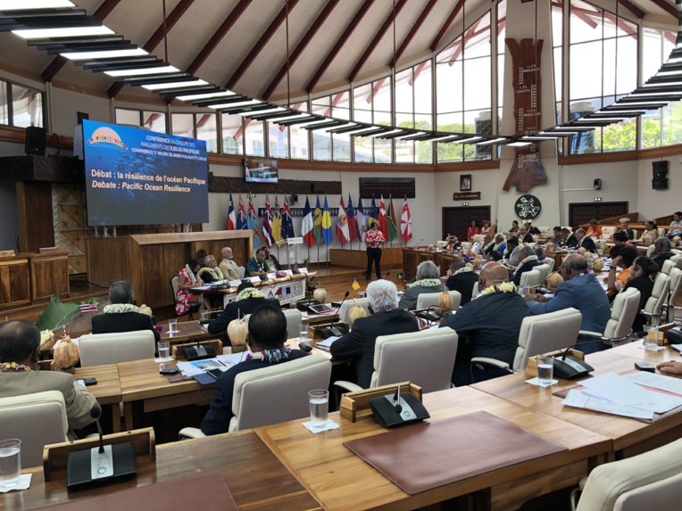 Les représentants de l'assemblée de la Polynésie française ont laissé leur place dans l'hémicycle à des parlementaires originaires de 16 pays du Pacifique.