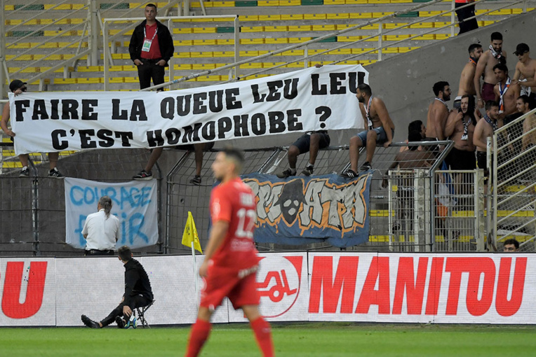 Foot et homophobie: le temps des discussions