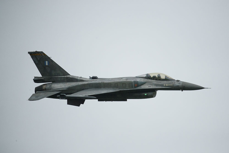 Deux pilotes de chasse belges survivent au crash de leur F-16 en Bretagne