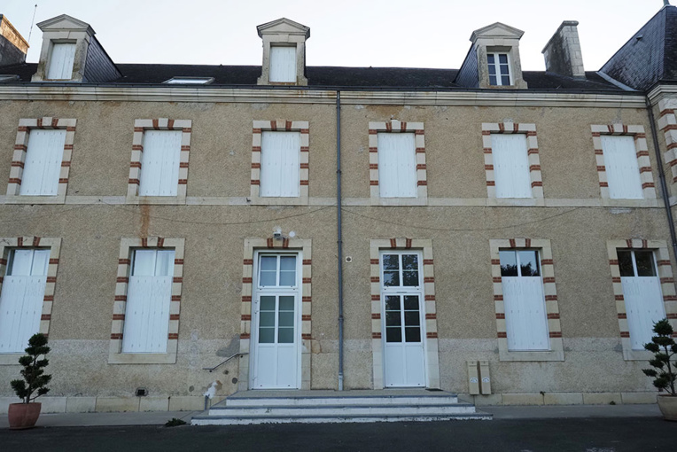 L'abbaye accueillait un "essai clinique sauvage" sur Parkinson et Alzheimer L'abbaye accueillait un "essai clinique sauvage" sur Parkinson et Alzheimer