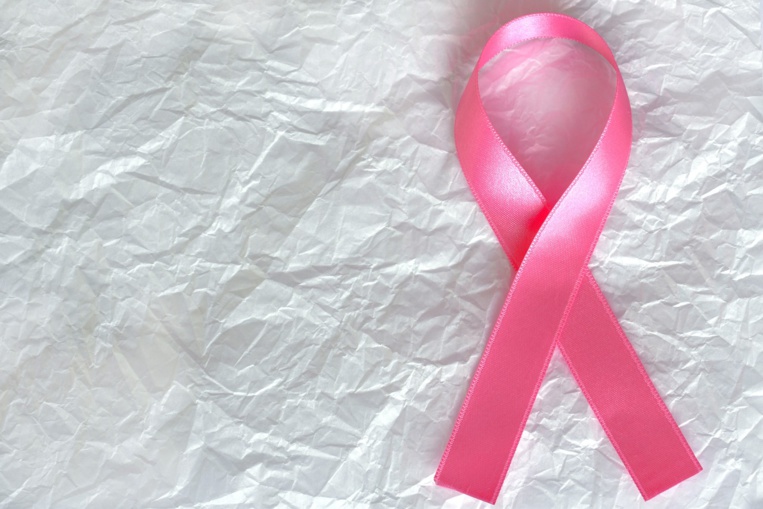 Cancer du sein: attention aux signes chez les femmes jeunes