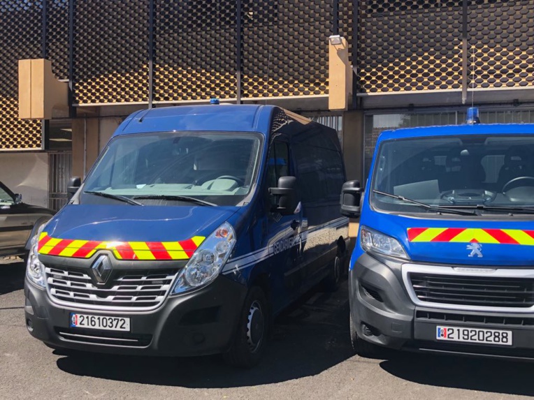 Ivre, il double trois voitures et percute un vélo Ivre, il double trois voitures et percute un vélo