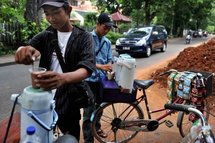 Indonésie: "Starbikes", le Starbucks du pauvre
