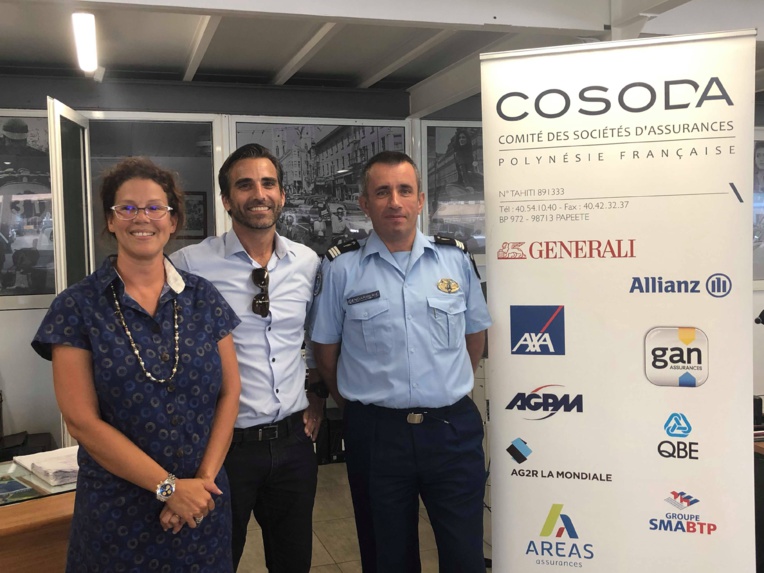 Vaea Tracqui, le vice-président du Cosoda Jean-Guillaume Lacarrieu et le capitaine Sylvain Vigneux. Vaea Tracqui, le vice-président du Cosoda Jean-Guillaume Lacarrieu et le capitaine Sylvain Vigneux.