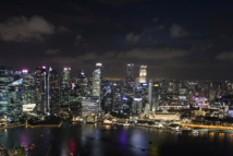 Le quartier des affaires vu depuis le Skypark la nuit. La plus belle vue de Singapour. Le quartier des affaires vu depuis le Skypark la nuit. La plus belle vue de Singapour.