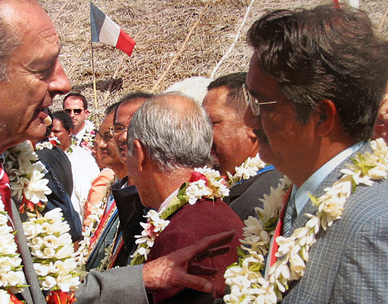 Hommage du maire d'Arue à Jacques Chirac Hommage du maire d'Arue à Jacques Chirac
