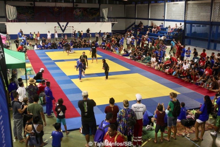 De nombreux jeunes, accompégnés de leurs parents, ont participé aux combats