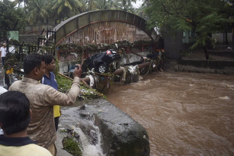 Inde: 140 morts dans des inondations Inde: 140 morts dans des inondations