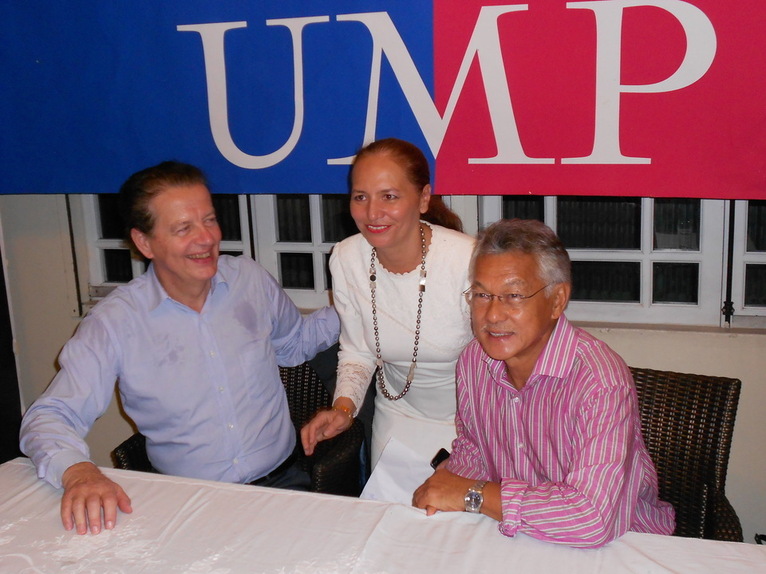 Monsieur Dominique Perben, Madame Tang Poema membre du conseil national de l'UMP. et Monsieur Gaston Tong Sang