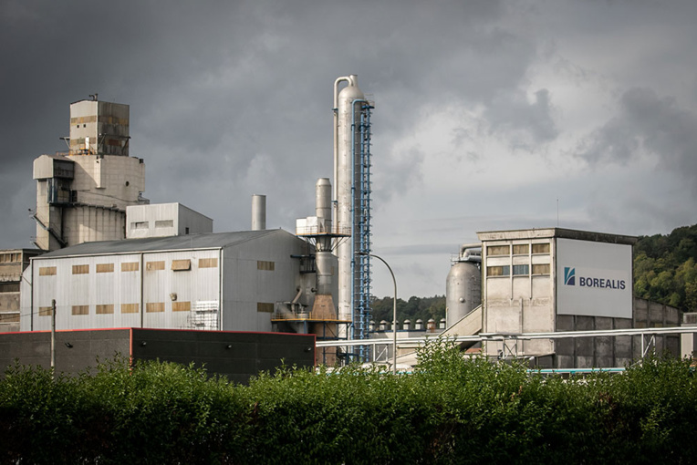 Lubrizol : les produits partis en fumée sont connus mais des questions demeurent Lubrizol : les produits partis en fumée sont connus mais des questions demeurent