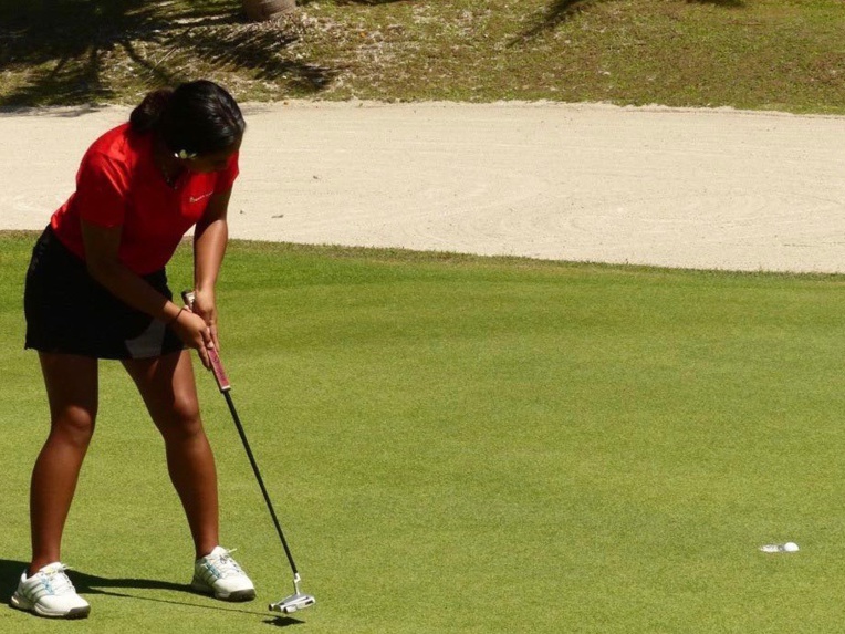Flavia a remporté la catégorie féminine du Tahiti Golf Open