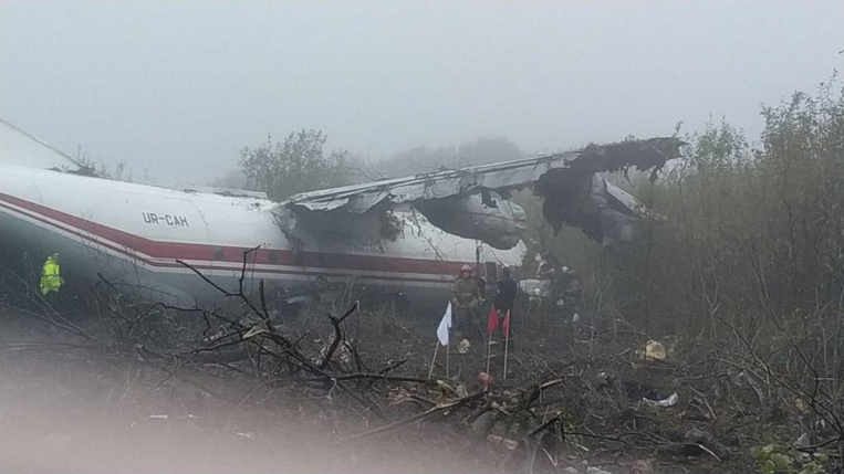 Ukraine: cinq morts dans l'atterrissage d'urgence d'un avion cargo