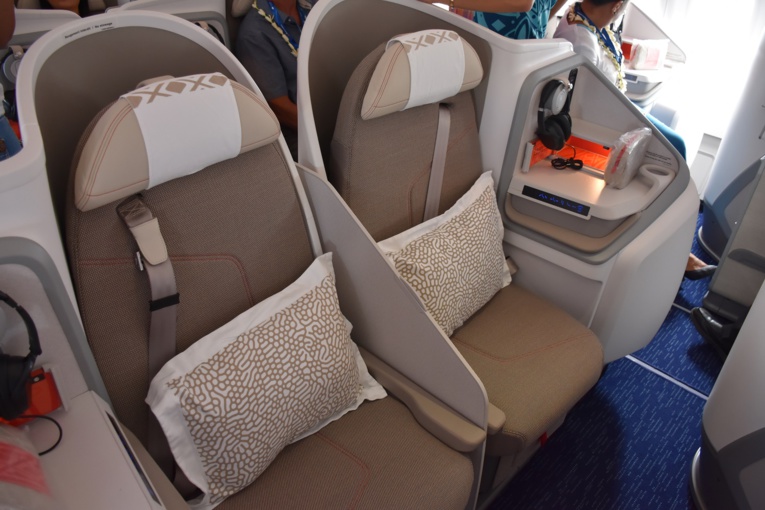 La classe business "Hibiscus" capable d'accueillir 26 passagers dans le plus grand des conforts. La classe business "Hibiscus" capable d'accueillir 26 passagers dans le plus grand des conforts.