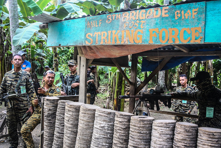 Philippines: 7 ex-rebelles musulmans tués lors d'une attaque revendiquée par l'EI Philippines: 7 ex-rebelles musulmans tués lors d'une attaque revendiquée par l'EI