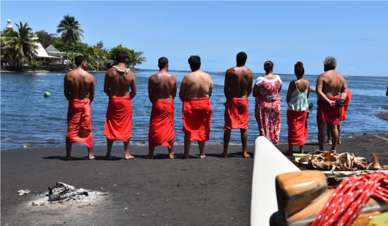 Une pirogue atypique au mana très fort Une pirogue atypique au mana très fort