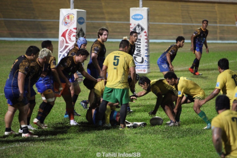 Faa'a à 13 , est restée une bonne dizaine de minutes près de la ligne d'en but de Pirae Faa'a à 13 , est restée une bonne dizaine de minutes près de la ligne d'en but de Pirae