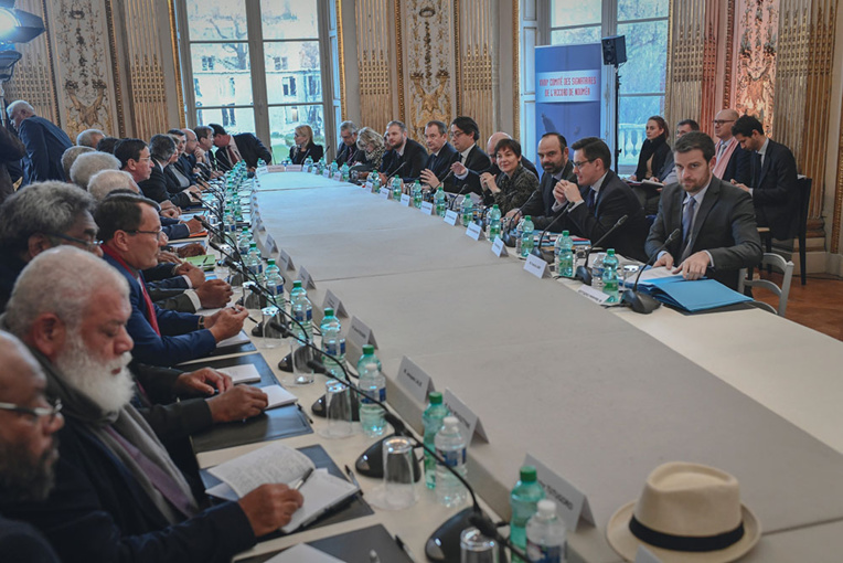 Le deuxième référendum sur l'indépendance de Nouvelle-Calédonie en discussion à Matignon